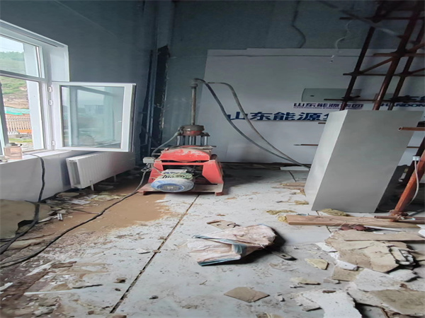 丰镇地基基础下沉墙体裂缝加固注浆顶升施工